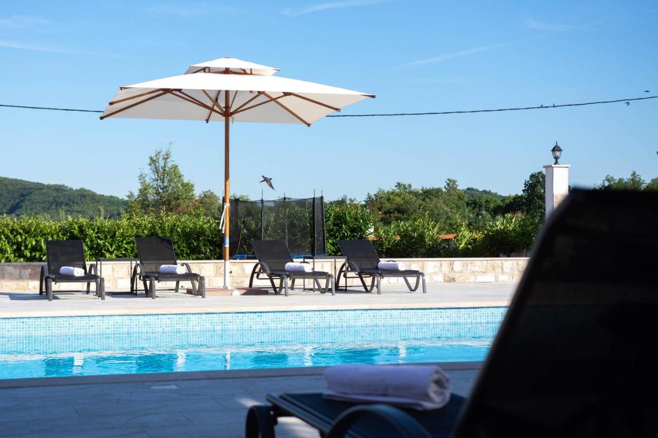 Vacation Villa Matic With 7 Bedrooms 锡尼 外观 照片
