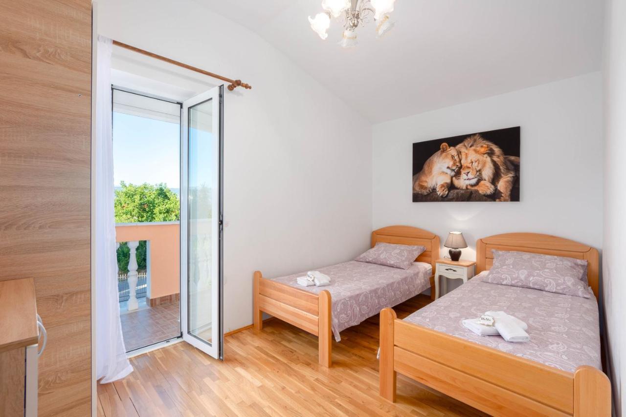 Vacation Villa Matic With 7 Bedrooms 锡尼 外观 照片