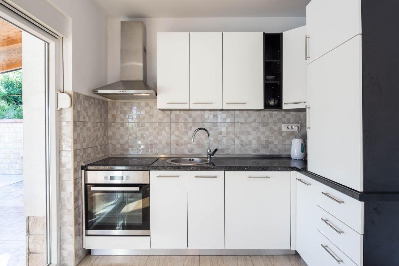 Vacation Villa Matic With 7 Bedrooms 锡尼 外观 照片