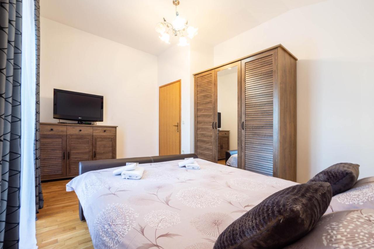 Vacation Villa Matic With 7 Bedrooms 锡尼 外观 照片