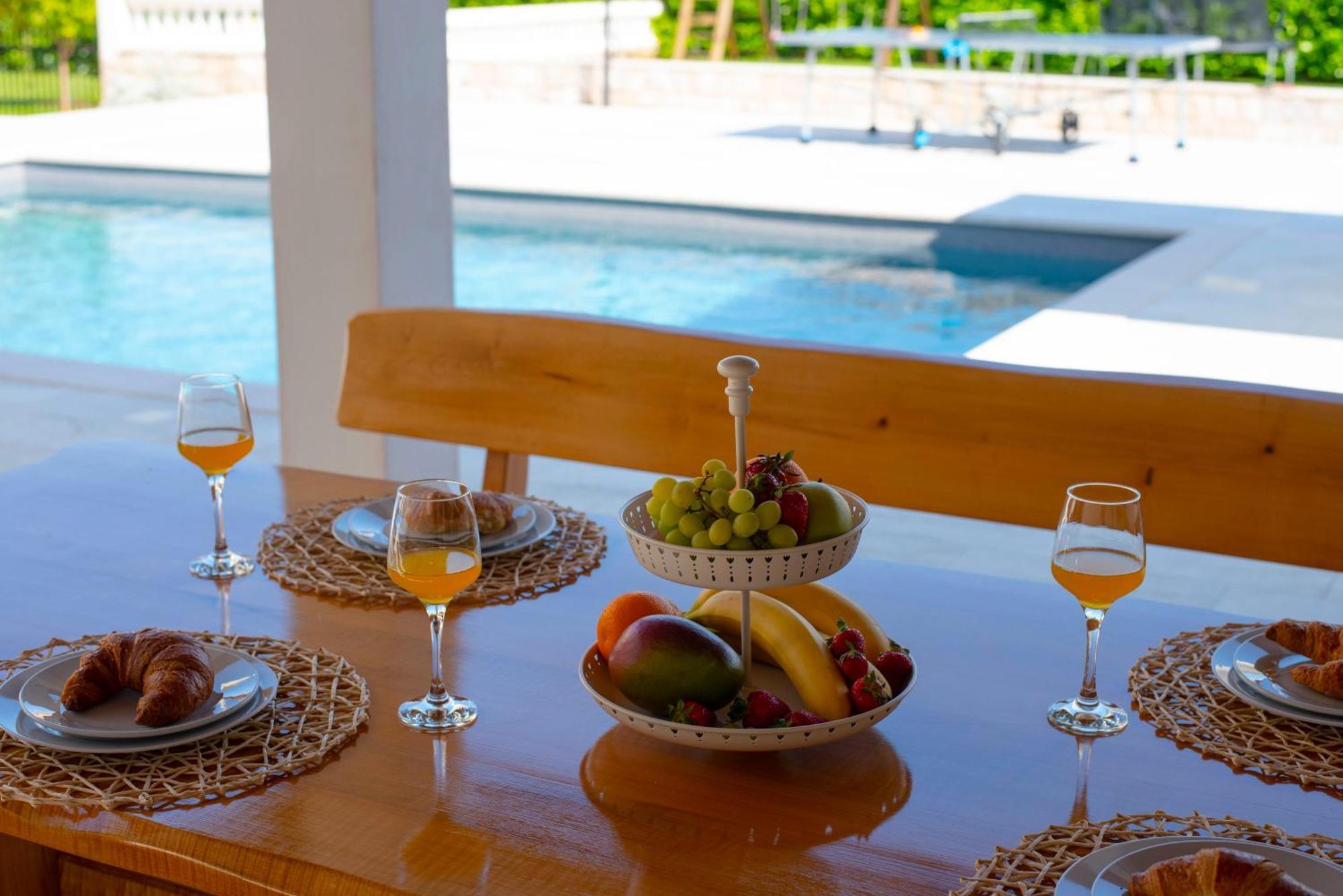 Vacation Villa Matic With 7 Bedrooms 锡尼 外观 照片