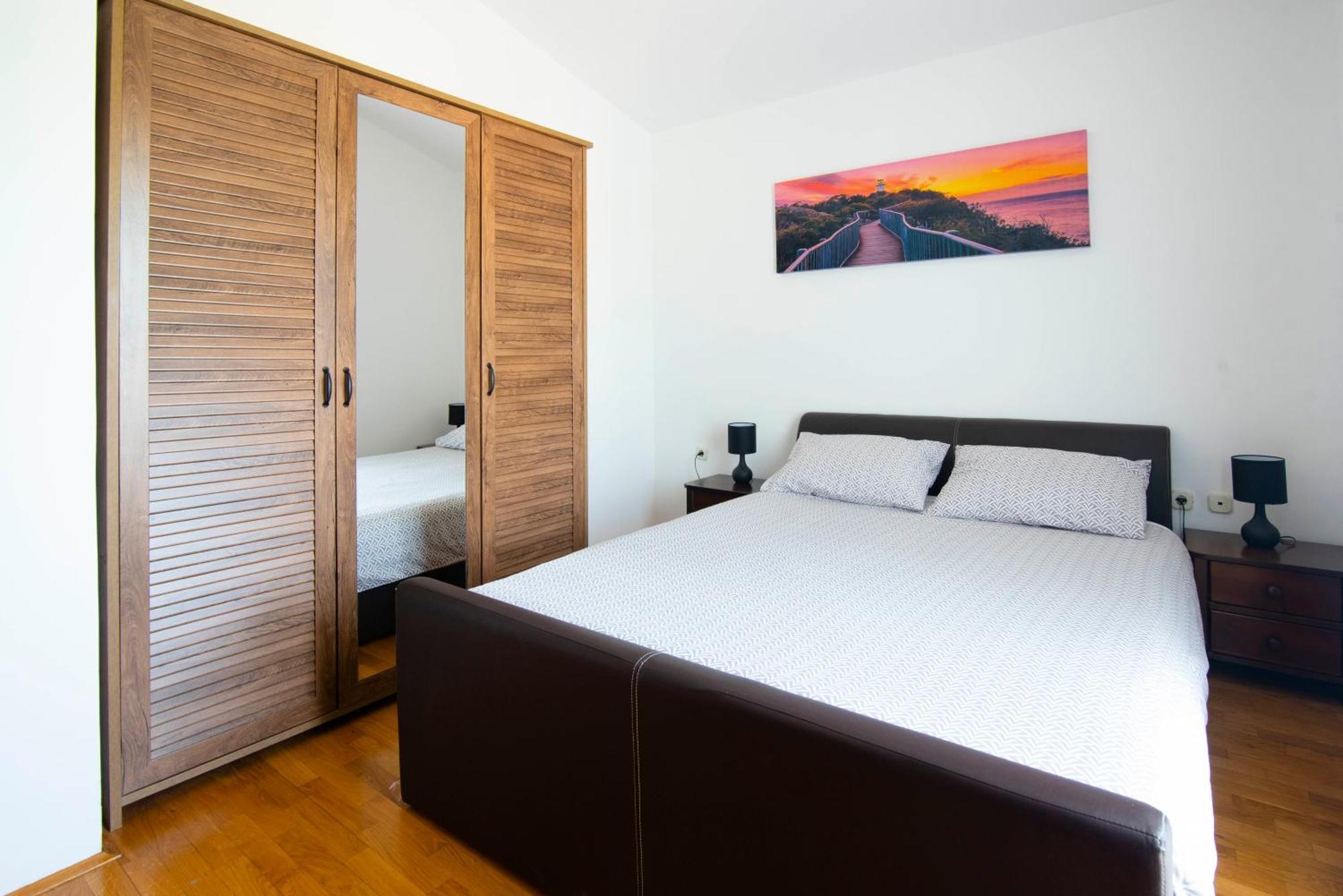 Vacation Villa Matic With 7 Bedrooms 锡尼 外观 照片